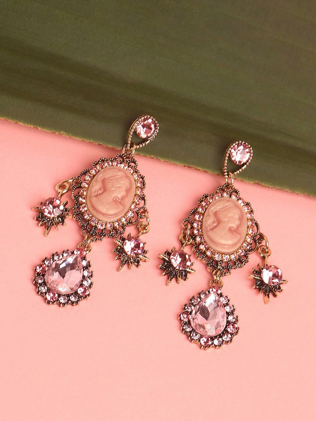 

SOHI Gold-Plated Stone Studded Oval Drop Earrings
