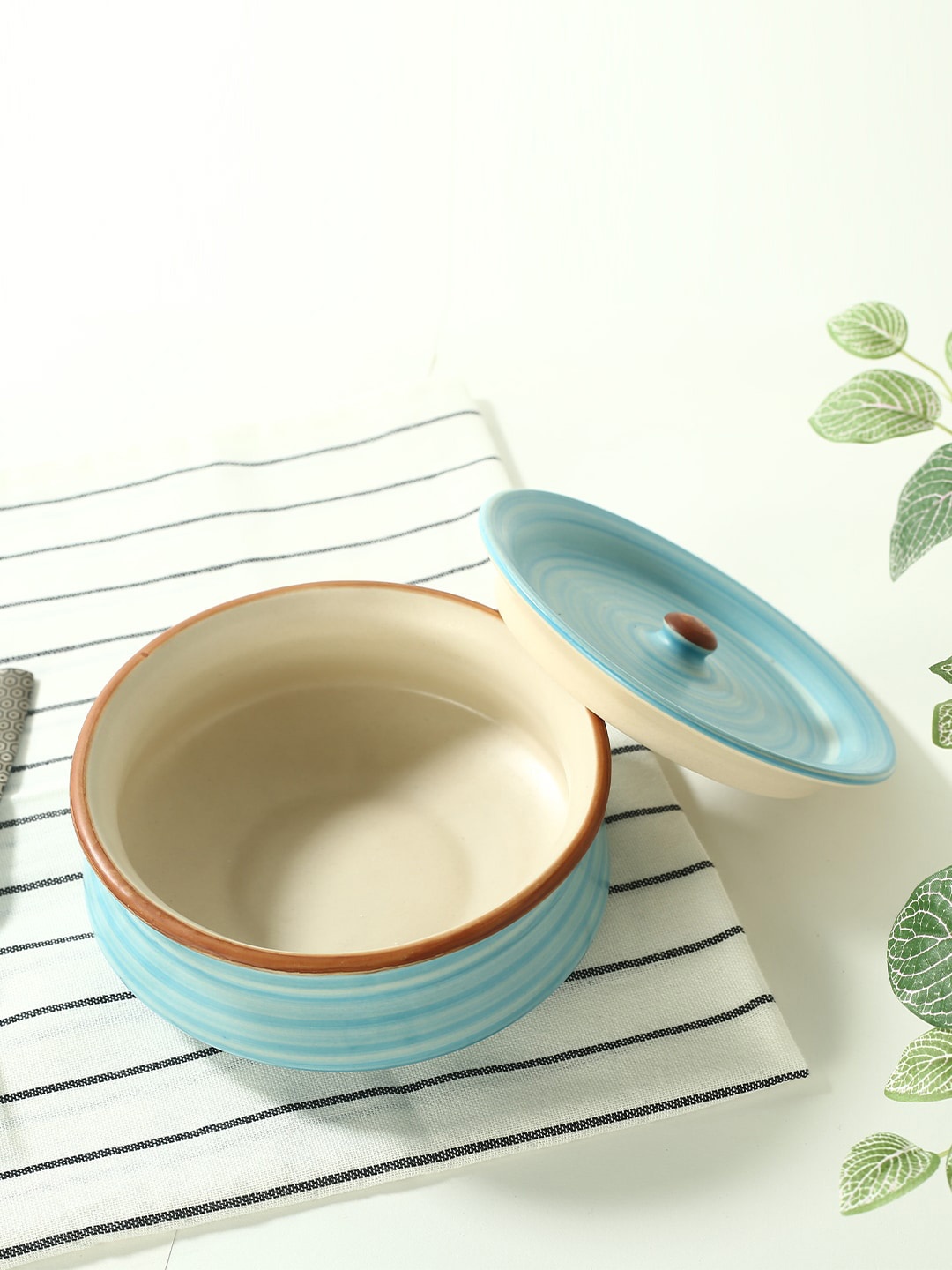 

Wonderchef Teramo Blue & Brown Stoneware Kadhai with Lid - 550 ml
