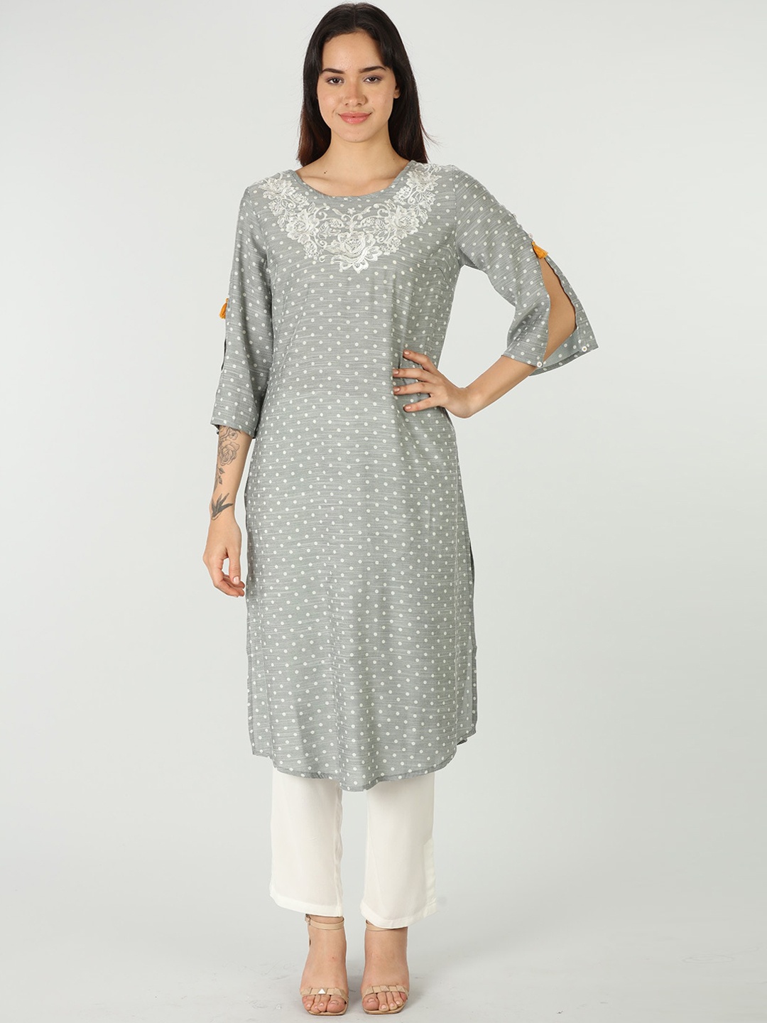 

Mustard Geometric Flared Sleeves Cotton Thread Work Kurta, Grey