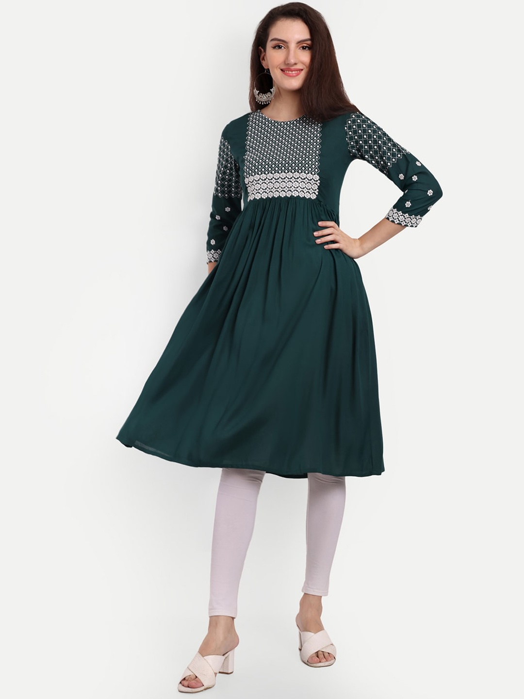 

KASHEEDA Ethnic Motifs Yoke Design Thread Work Anarkali Kurta, Green