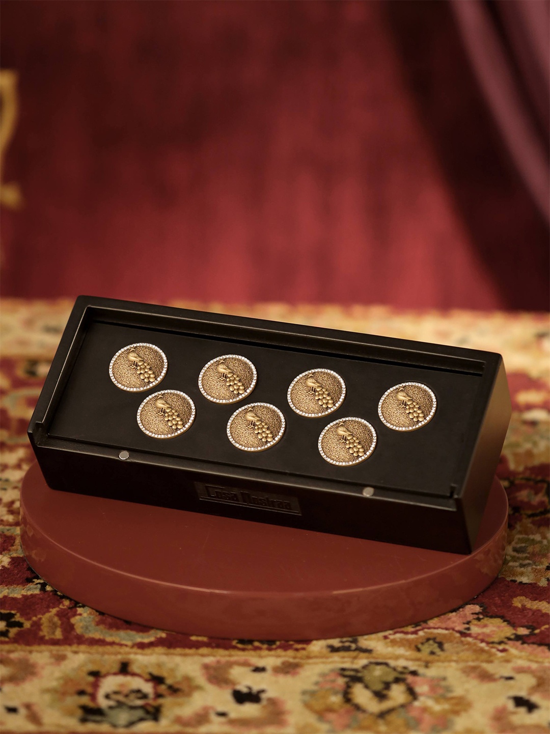 

COSA NOSTRAA Men Set of 7 Peacock Buttons, Metallic