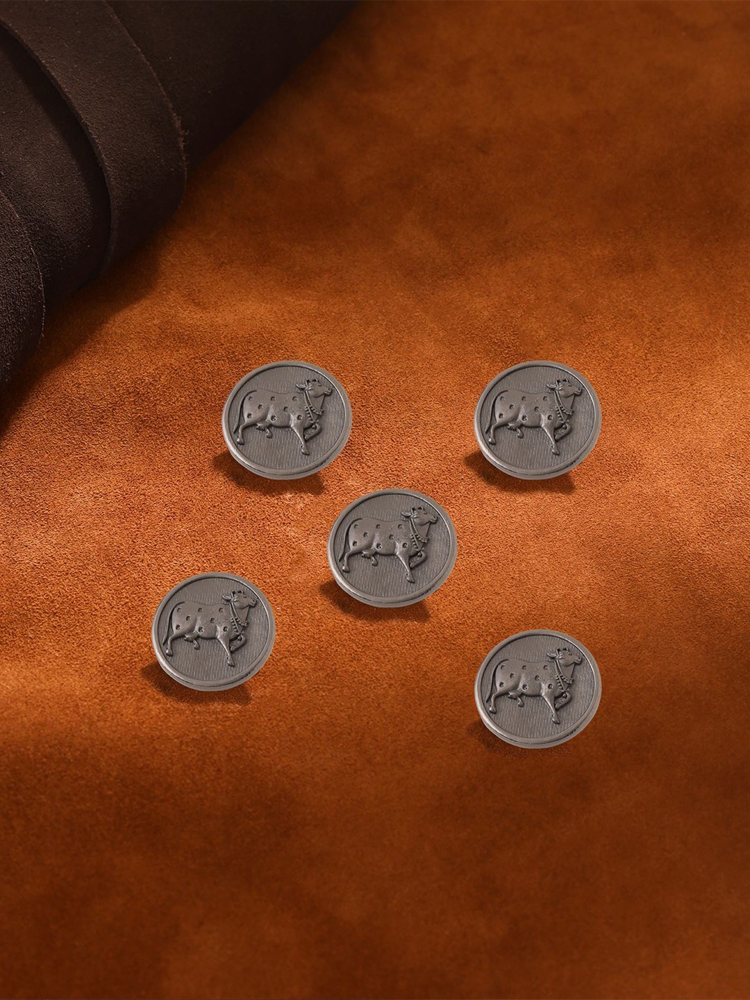 

COSA NOSTRAA Men Set of 5 Classy Cow Buttons, Metallic