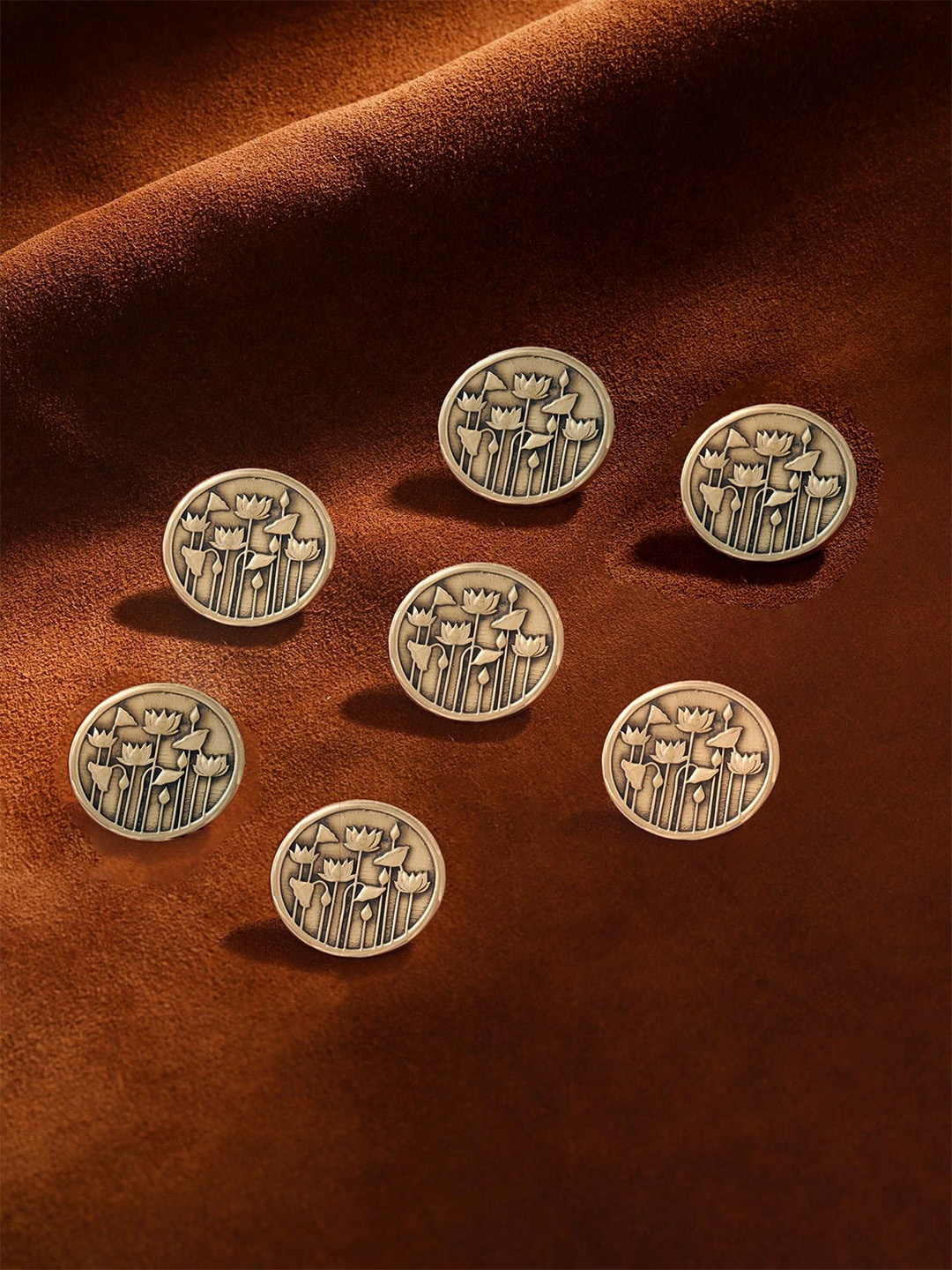 

COSA NOSTRAA Men Set of 7 Lotus Garden Buttons, Metallic