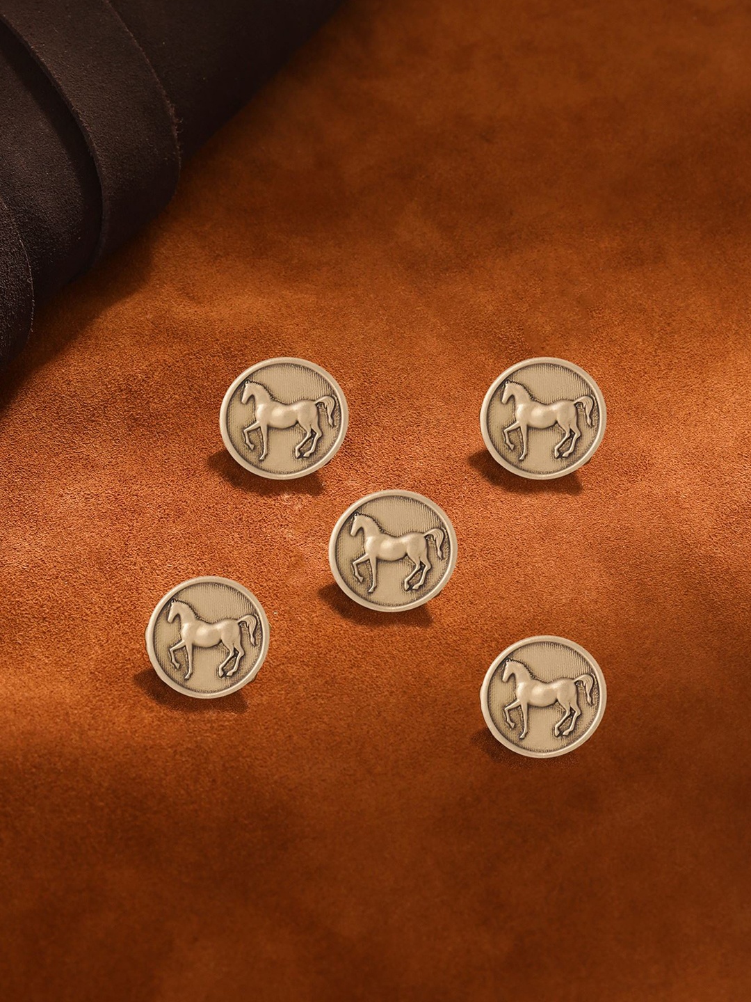 

COSA NOSTRAA Men Set of 5 Stallion Shimmer Buttons Brooch, Metallic