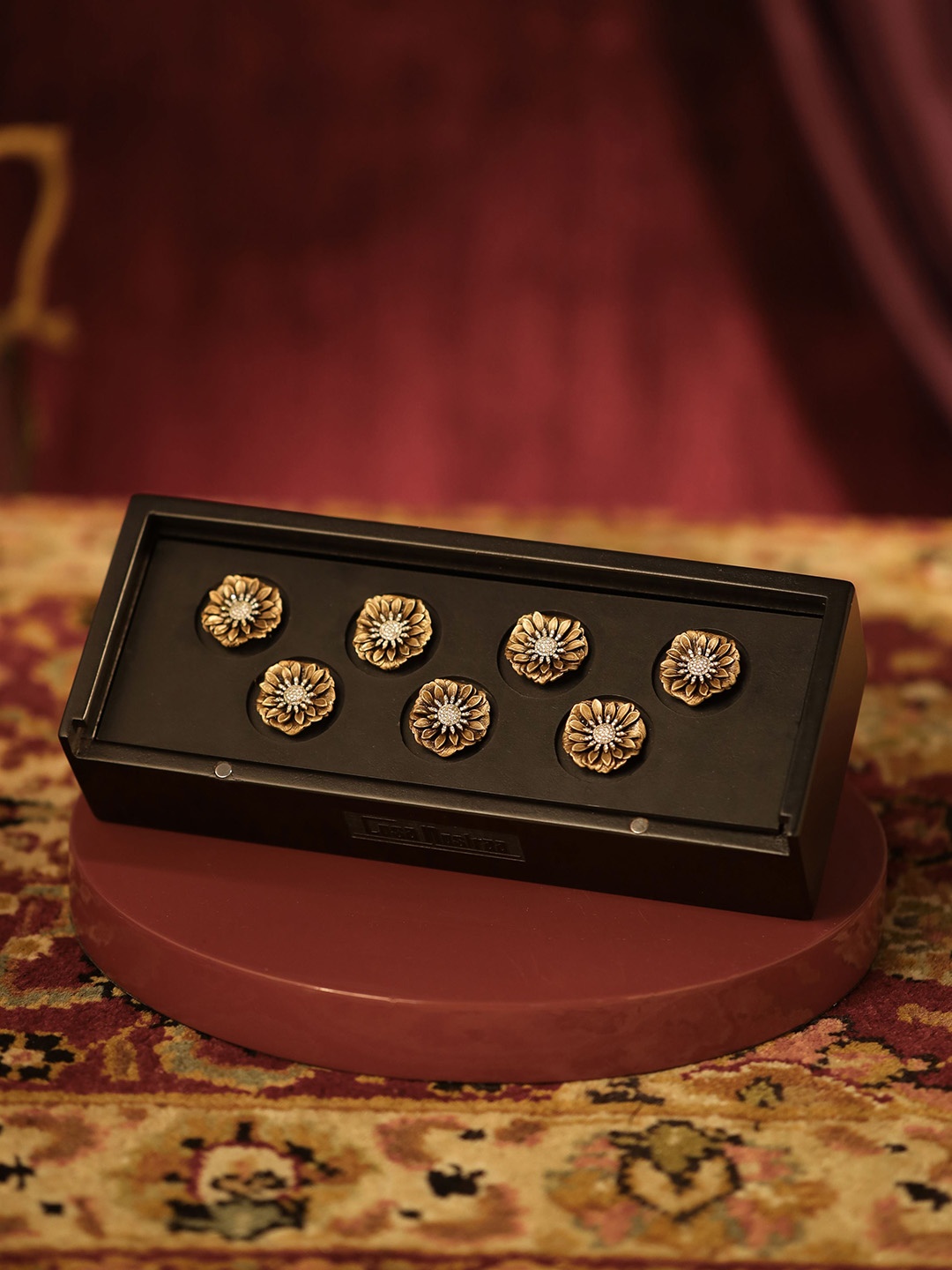 

COSA NOSTRAA Set of 7 Circular Daring Deer Textured Buttons, Gold