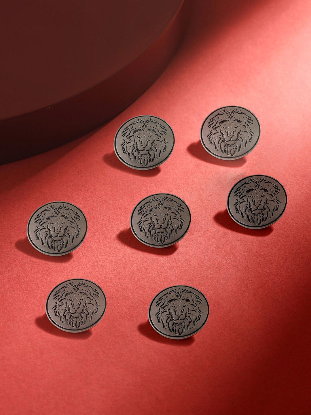 

COSA NOSTRAA Set of 5 Circular Daring Deer Textured Buttons, Grey