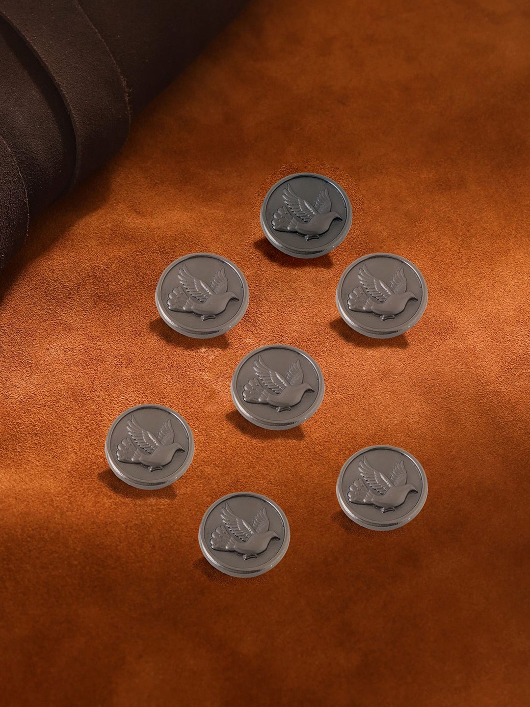 

COSA NOSTRAA Set of 7 Circular Flying Bird Textured Buttons, Copper