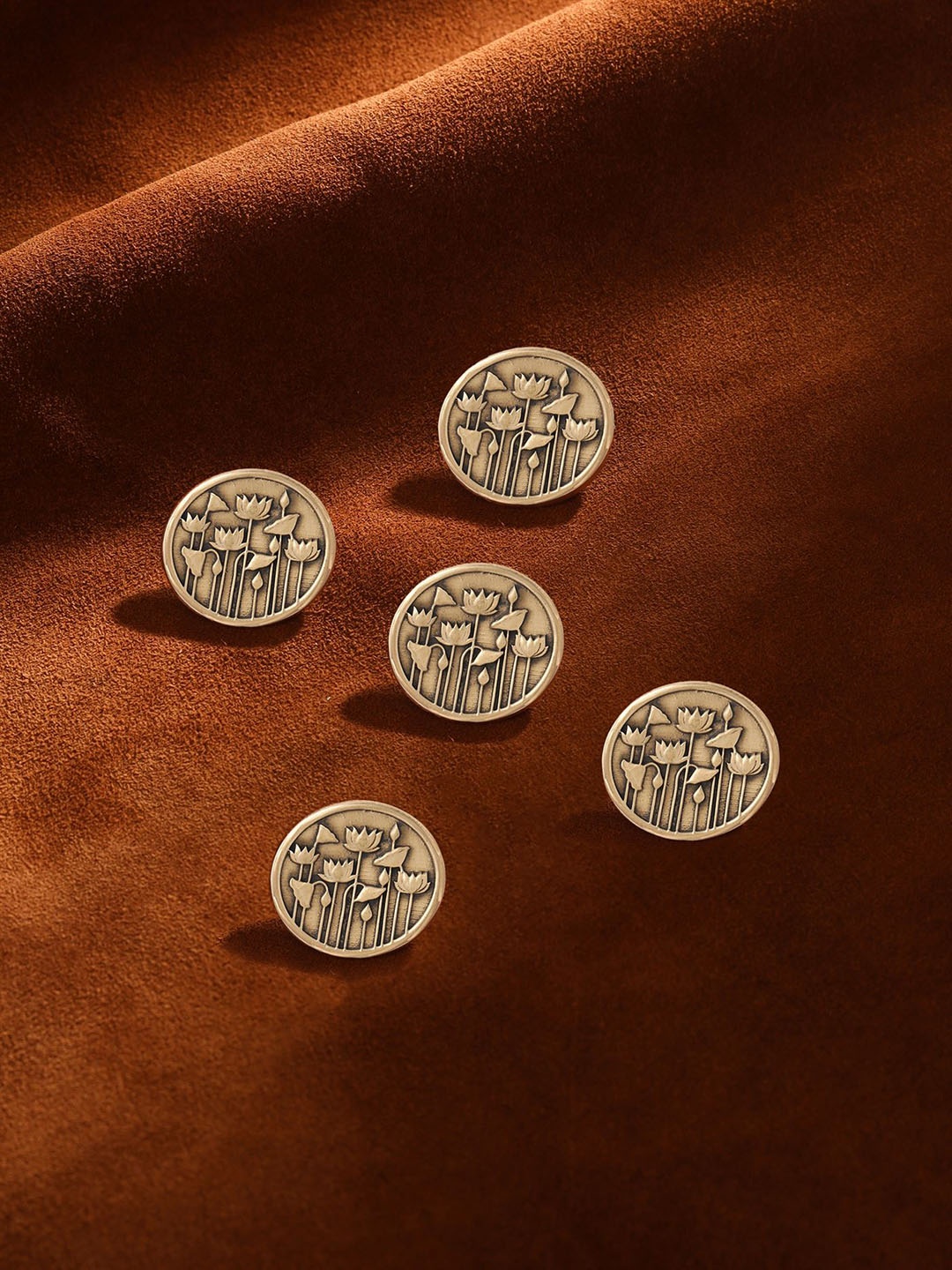 

COSA NOSTRAA Set Of 5 Circular Daring Deer Textured Buttons, Metallic