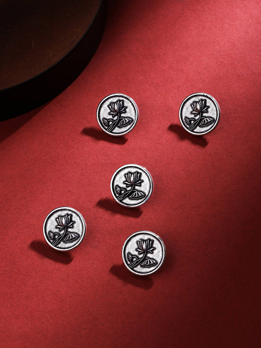 

COSA NOSTRAA Set of 5 Circular Lotus Magic Textured Buttons, Silver