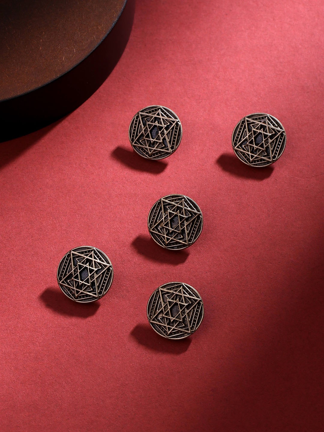 

COSA NOSTRAA Set of 5 Circular Daring Deer Textured Buttons, Gold