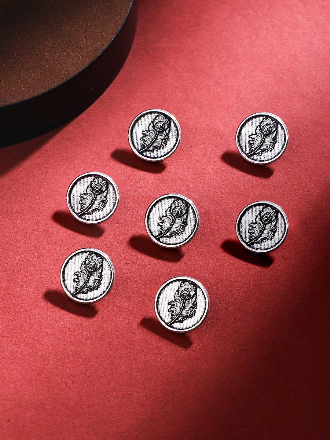 

COSA NOSTRAA Set of 7 Circular Daring Deer Textured Buttons, Silver