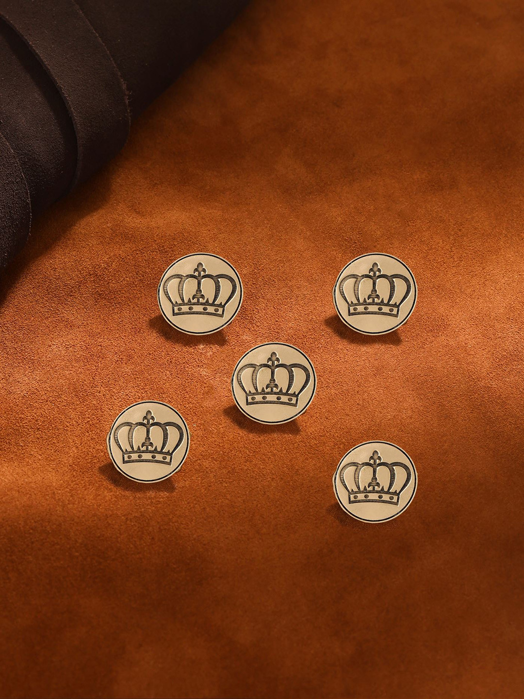 

COSA NOSTRAA Set of 5 Circular Daring Deer Textured Buttons, Gold
