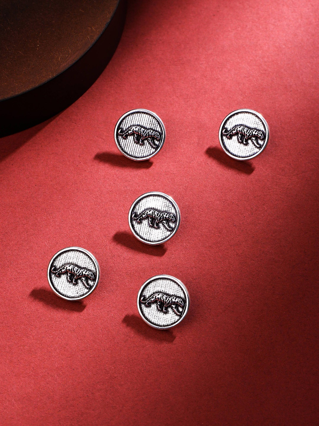 

COSA NOSTRAA Set of 5 Calm Chetaah Textured Buttons, Silver