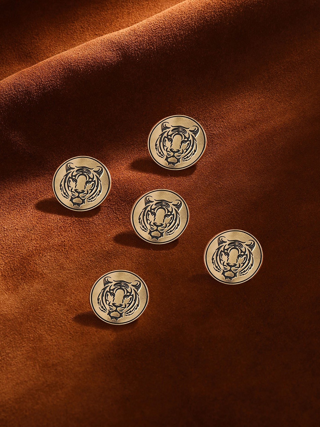 

COSA NOSTRAA Set of 5 Fiery Tiger Buttons, Gold
