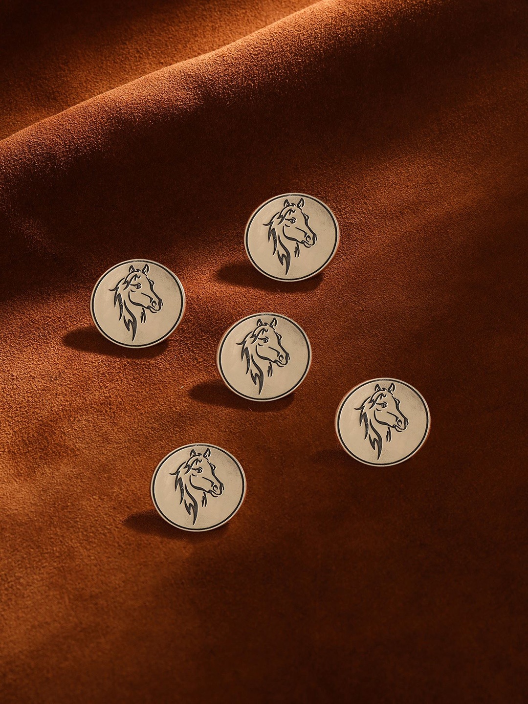 

COSA NOSTRAA Set of 5 Circular KIng's Knight Textured Buttons, Gold