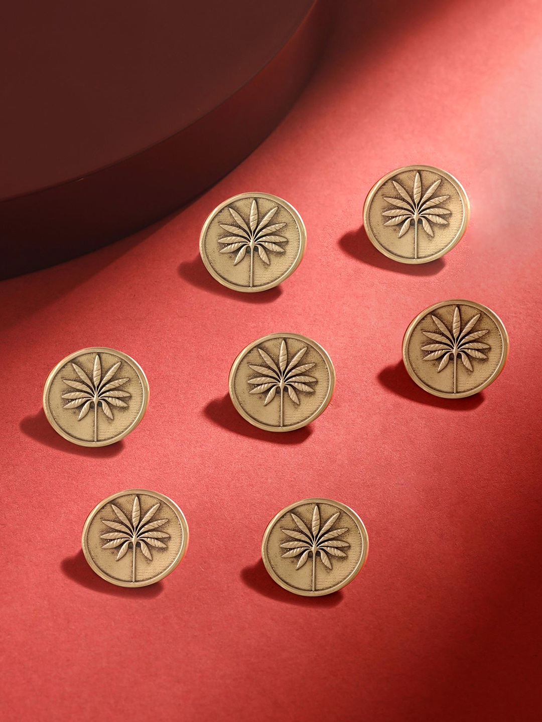 

COSA NOSTRAA Men Set of 7 Floral Buttons, Gold