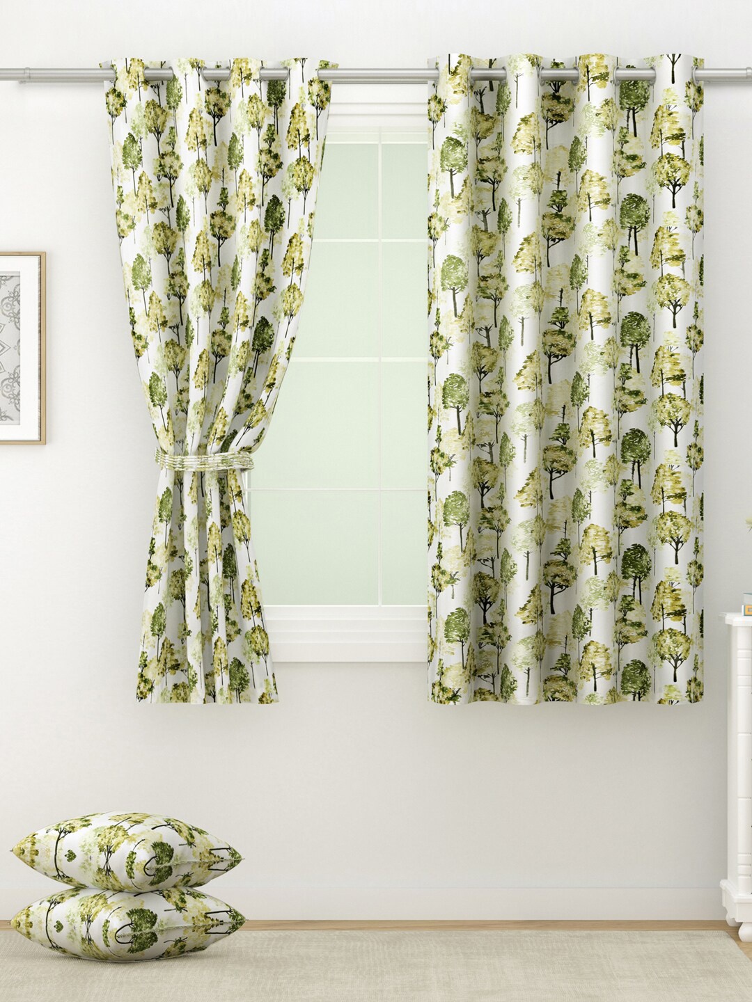 

SWAYAM Omega White & Green Floral Printed Room Darkening Window Curtain