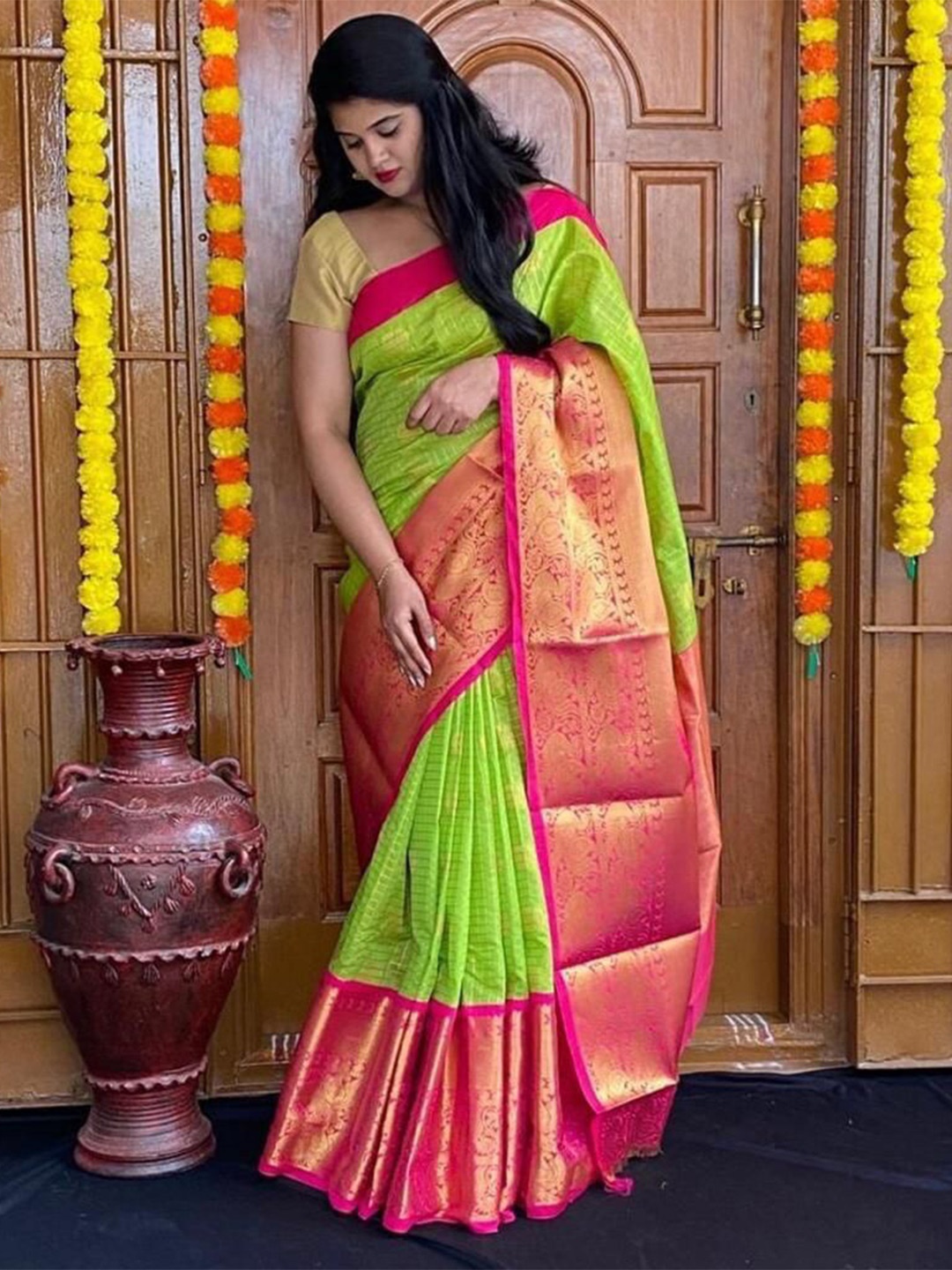 

MARGI DESIGNERS Woven Design Zari Banarasi Saree, Green