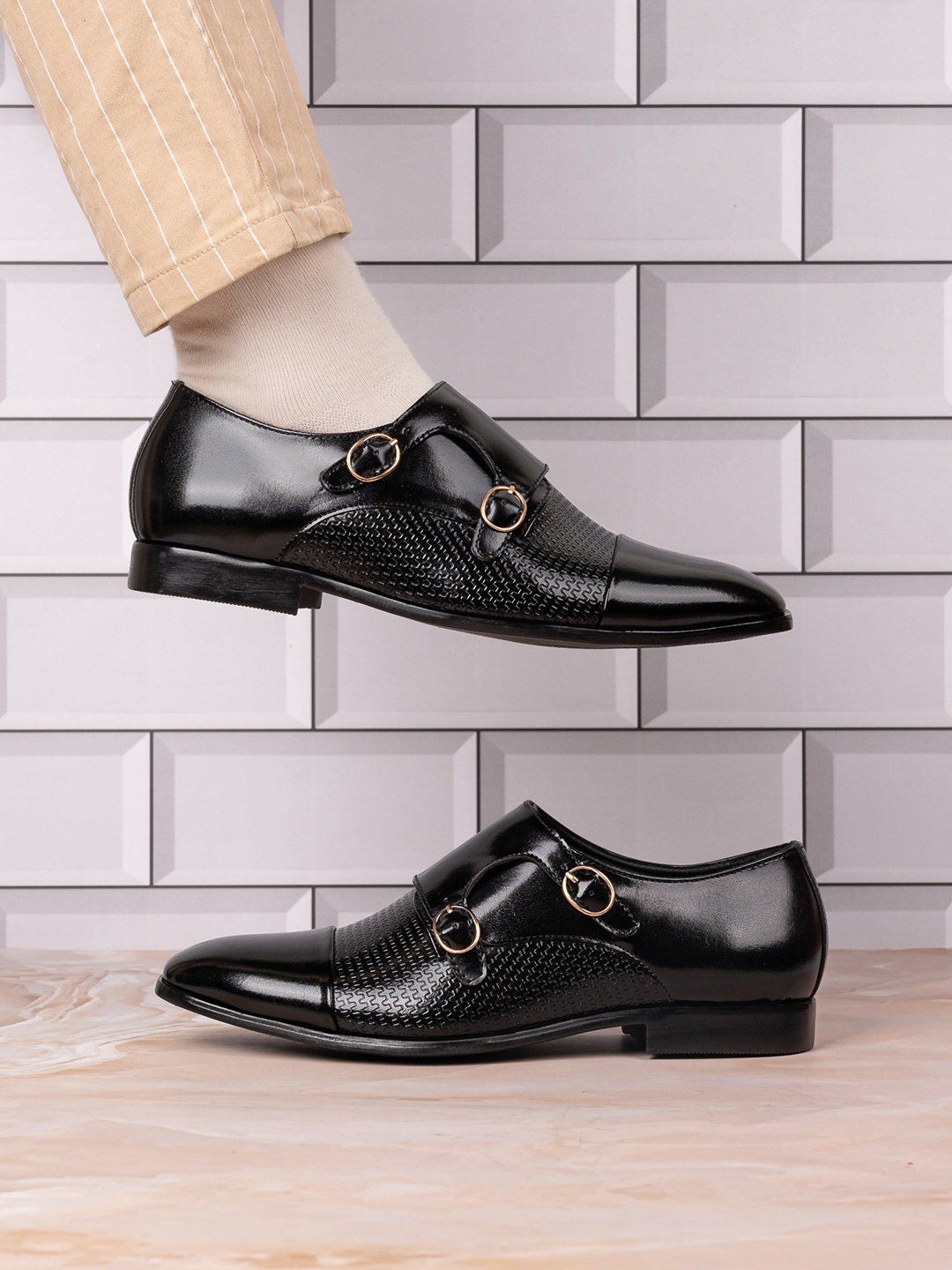 

FRANKROMELLO Men Textured Formal Monk Shoes, Black