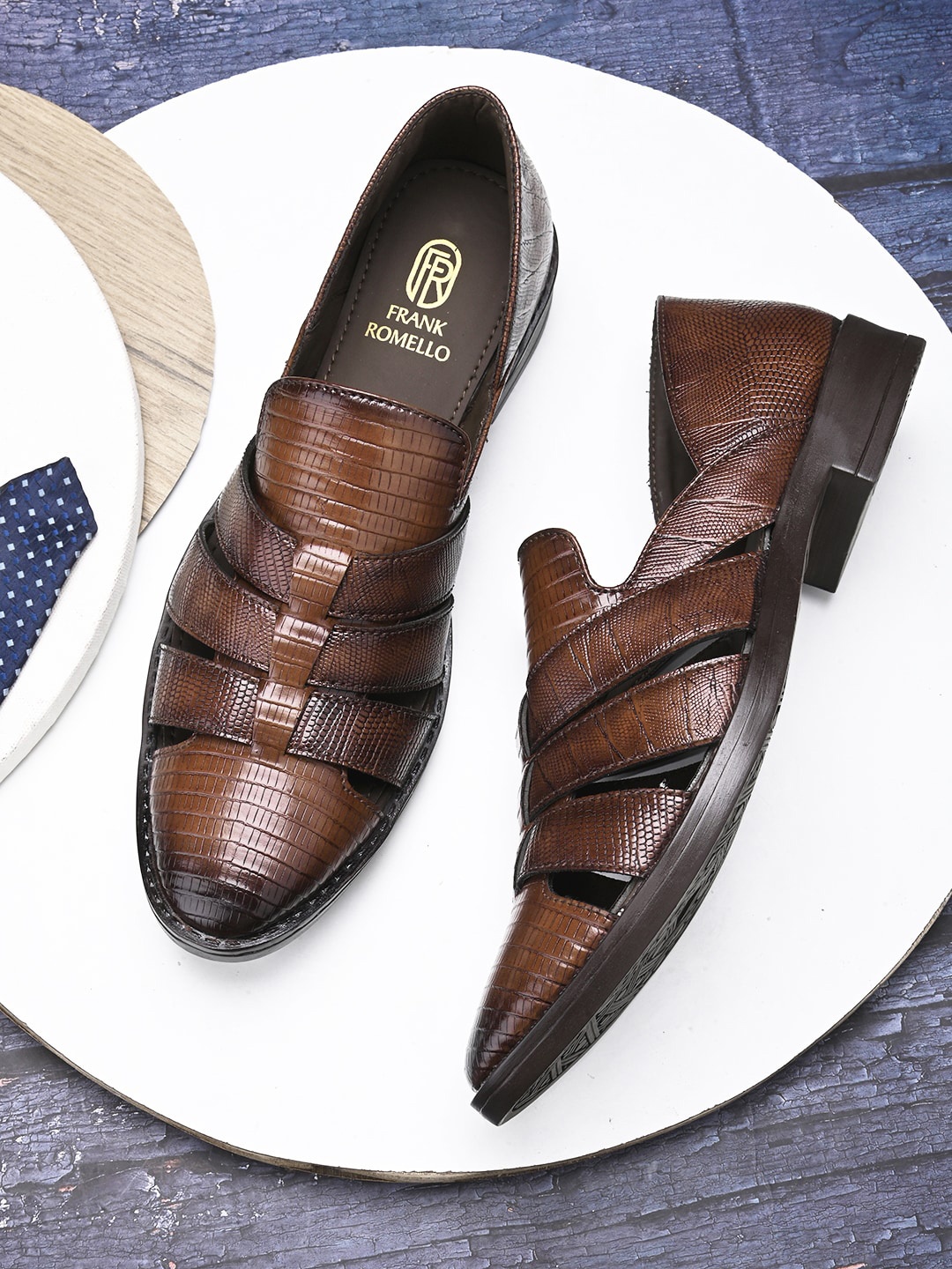 

FRANKROMELLO Men Textured Loafer, Brown
