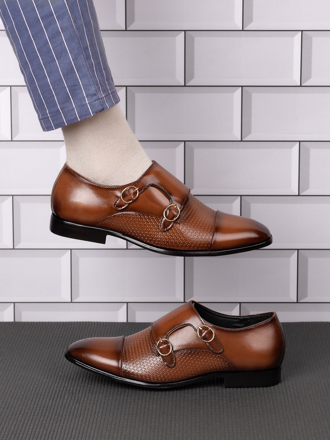 

FRANKROMELLO Men Textured Formal Monk Shoes, Tan