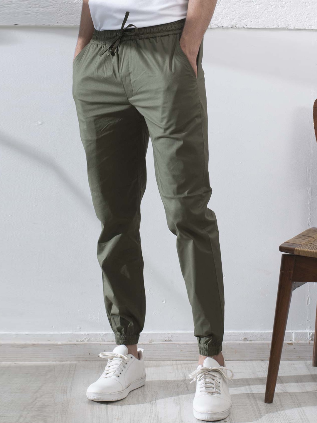 

Beyours Men Mid-Rise Classic Joggers, Olive
