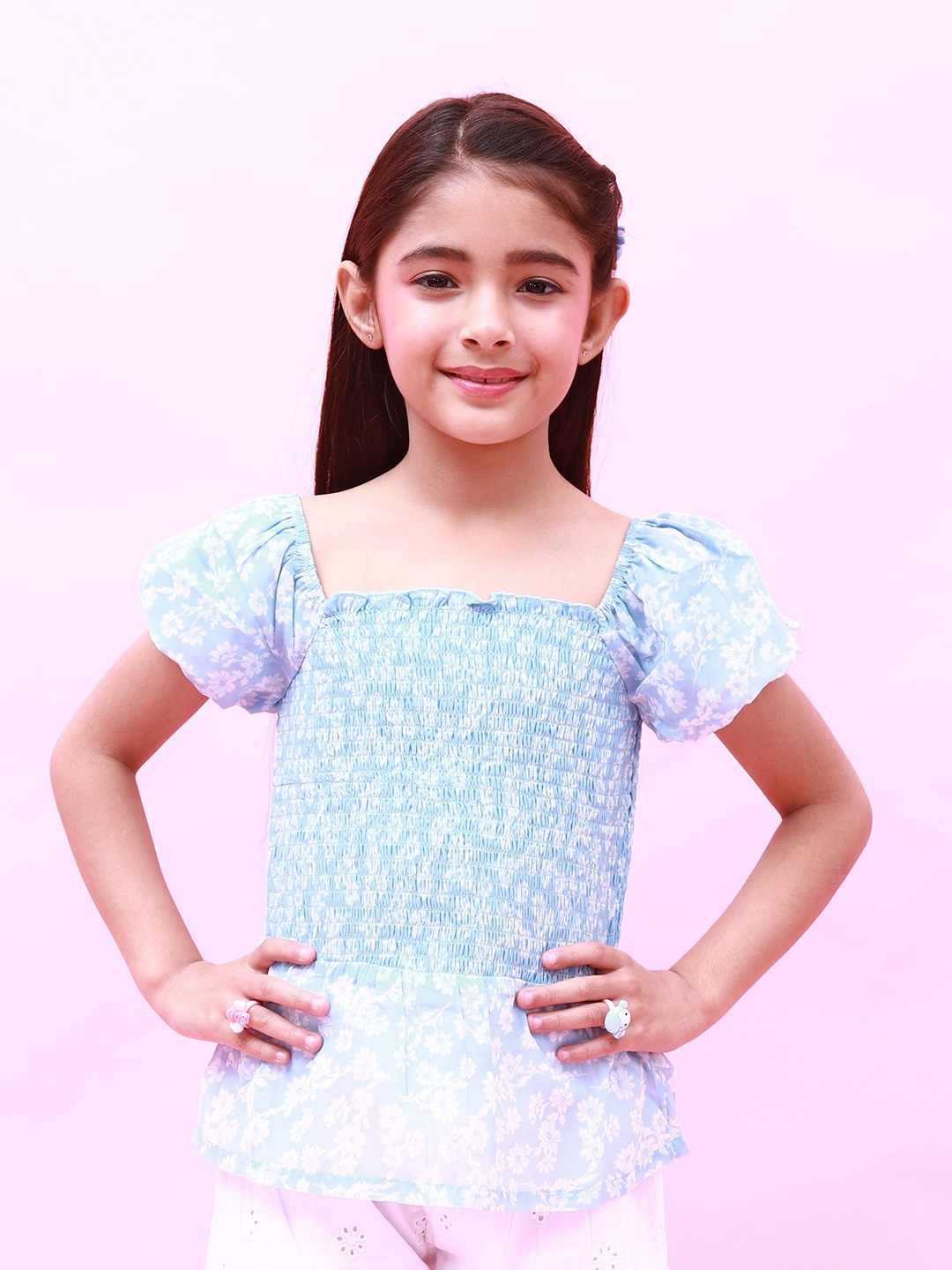 

NUEVOSDAMAS Girls Floral Printed Puff Sleeve Smocked Georgette Top, Blue