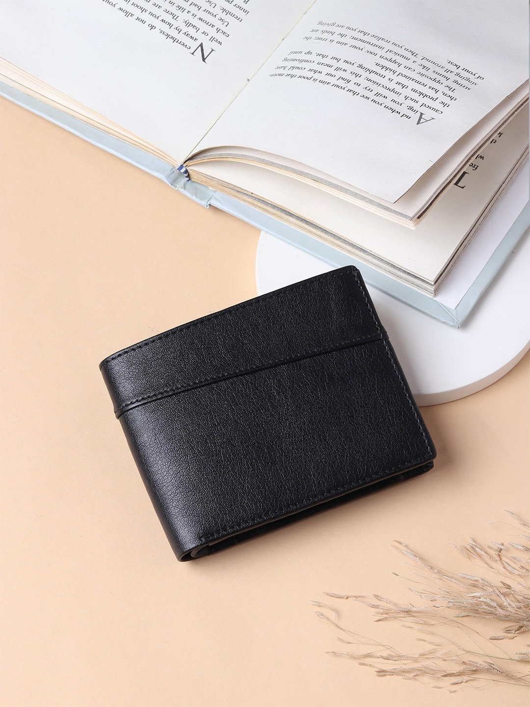 

HENEDA Men Black Two Fold Wallet