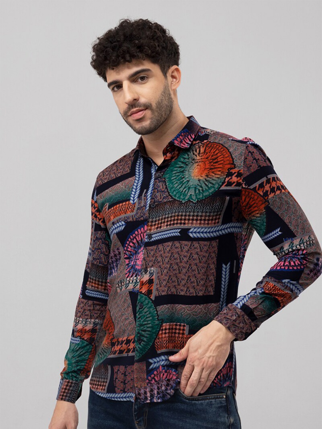 

Snitch Brown & Green Slim Fit Ethnic Motifs Printed Casual Shirt