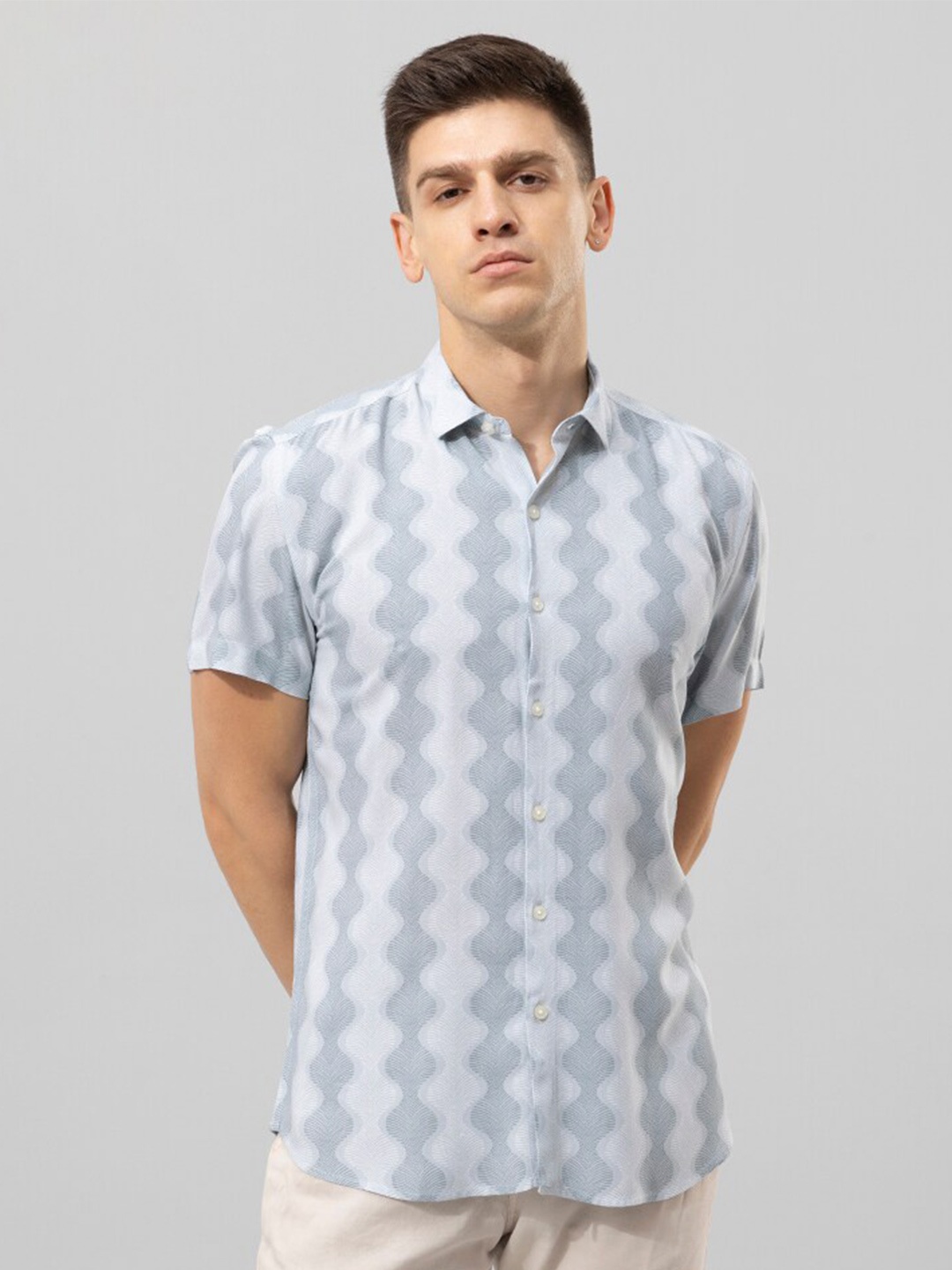 

Snitch Grey & White Zig Zag Printed Slim Fit Casual Shirt, Blue