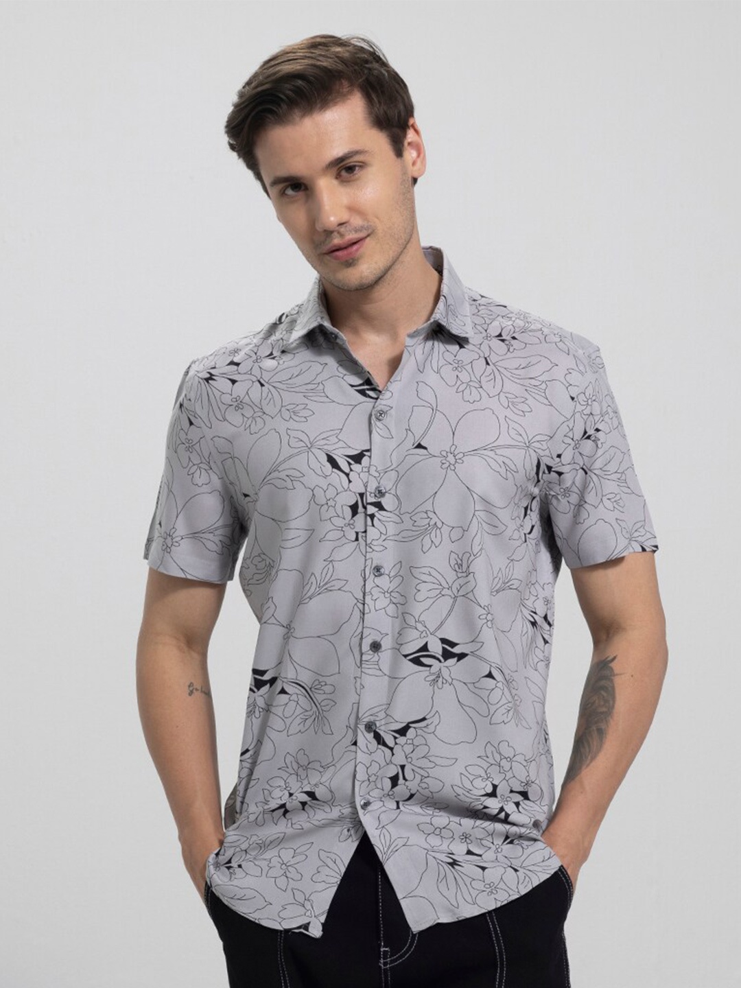 

Snitch Grey Floral Printed Slim Fit Casual Shirt