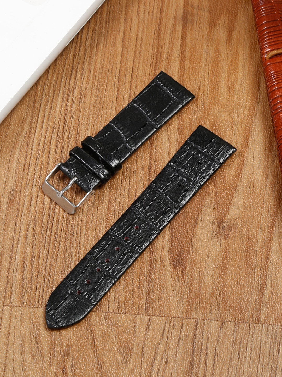 

Teakwood Leathers Men Textured Flexible Lightweight Leather Watch Strap, Black