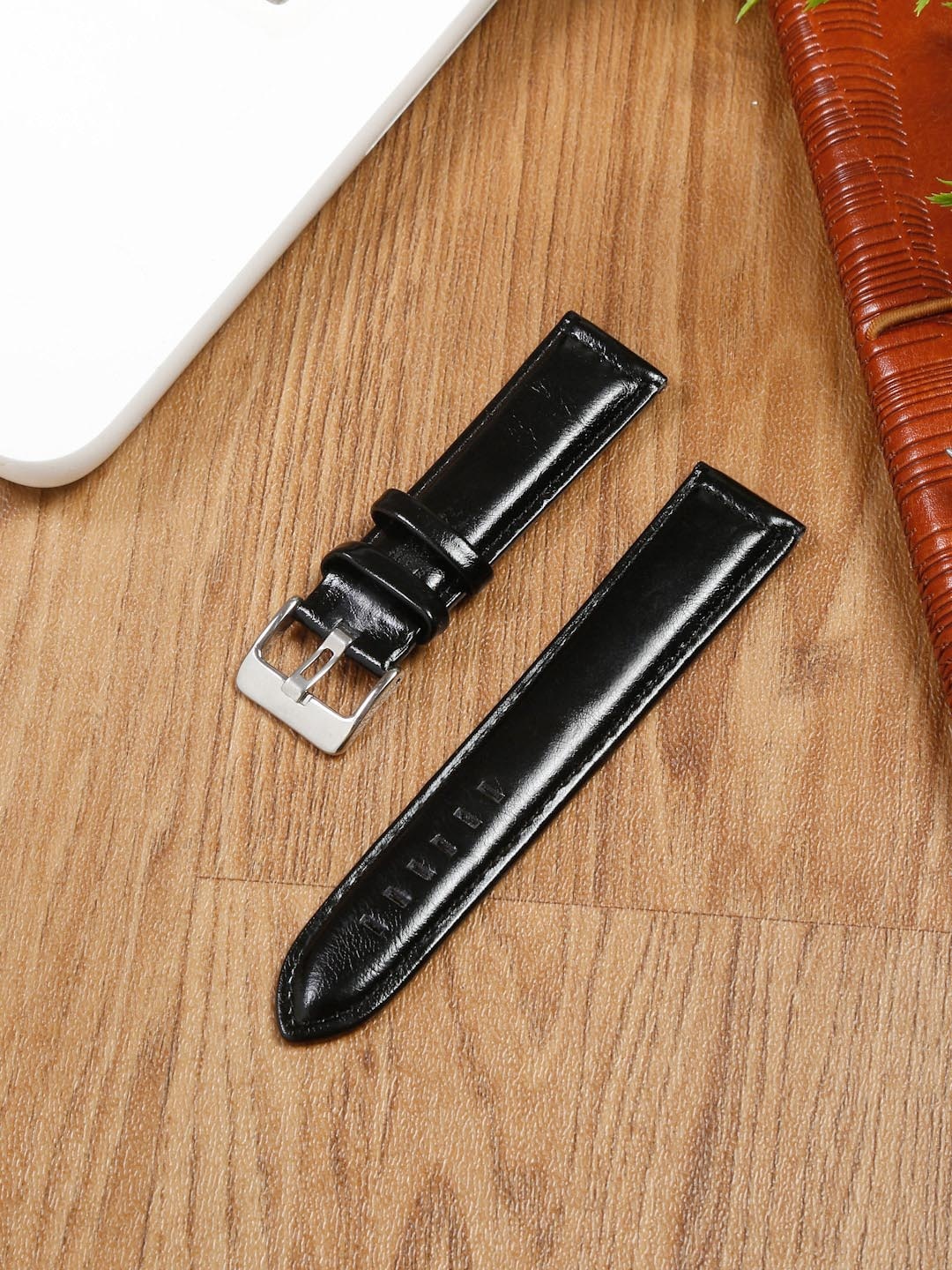 

Teakwood Leathers Men Flexible Lightweight Leather Watch Strap, Black