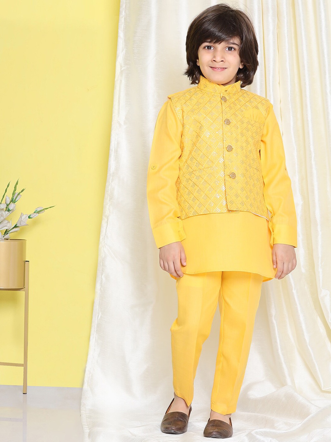 

Aj DEZInES Boys Embroidered Regular Pure Cotton Kurta With Trousers & Waistcoast, Mustard