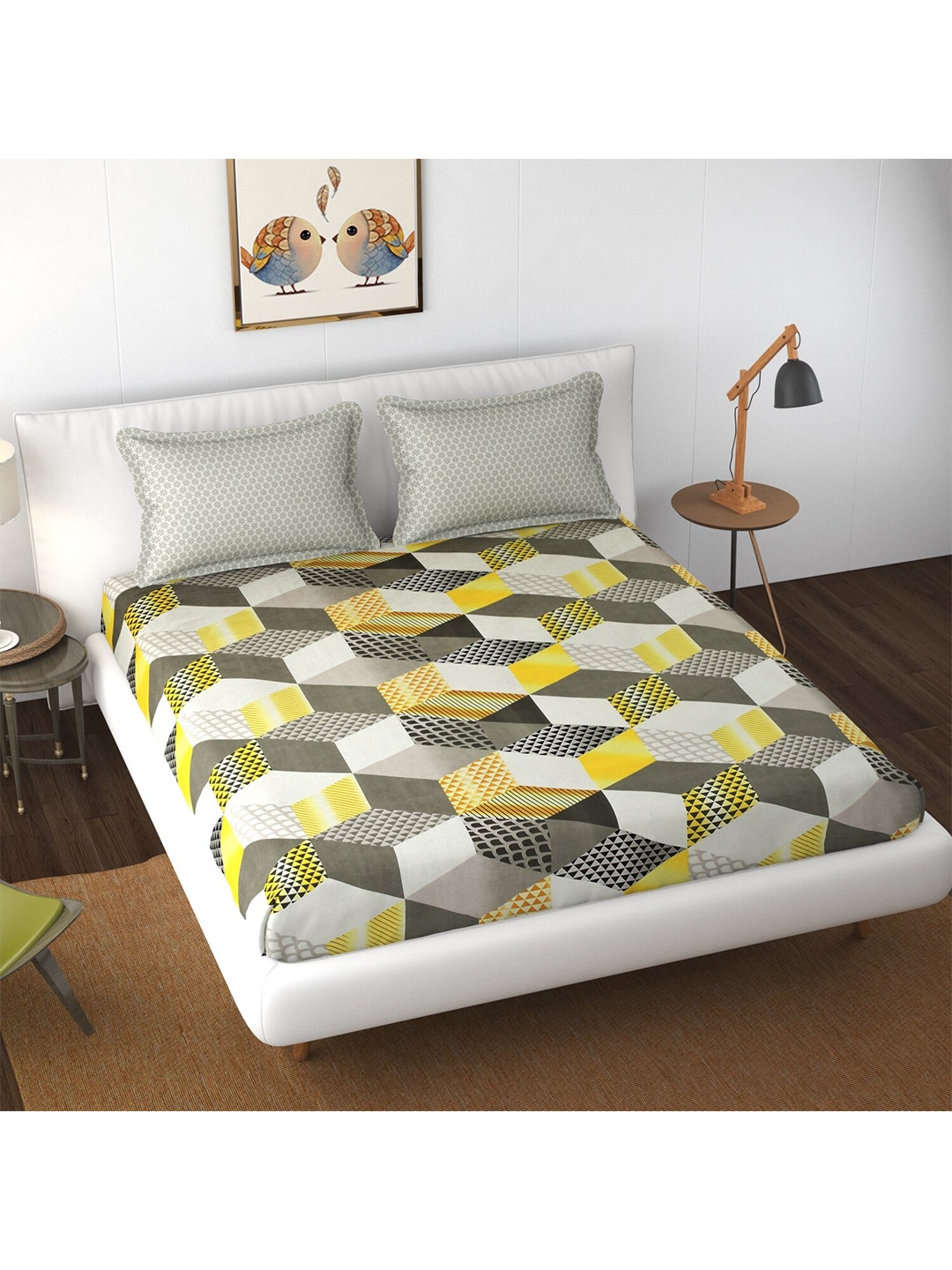 

Florida Yellow & White Geometric 250 TC Fitted King Bedsheet With 2 Pillow Covers