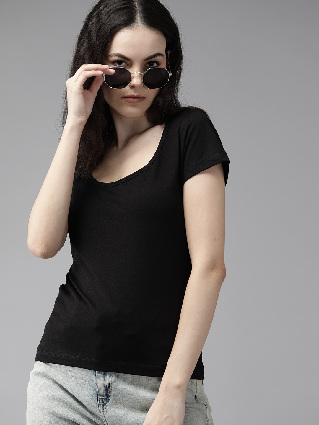 

The Roadster Lifestyle Co. Solid Scoop Neck T-shirt, Black