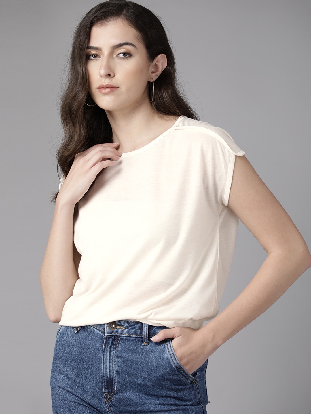 

The Roadster Lifestyle Co. Extended Sleeves T-shirt, Cream