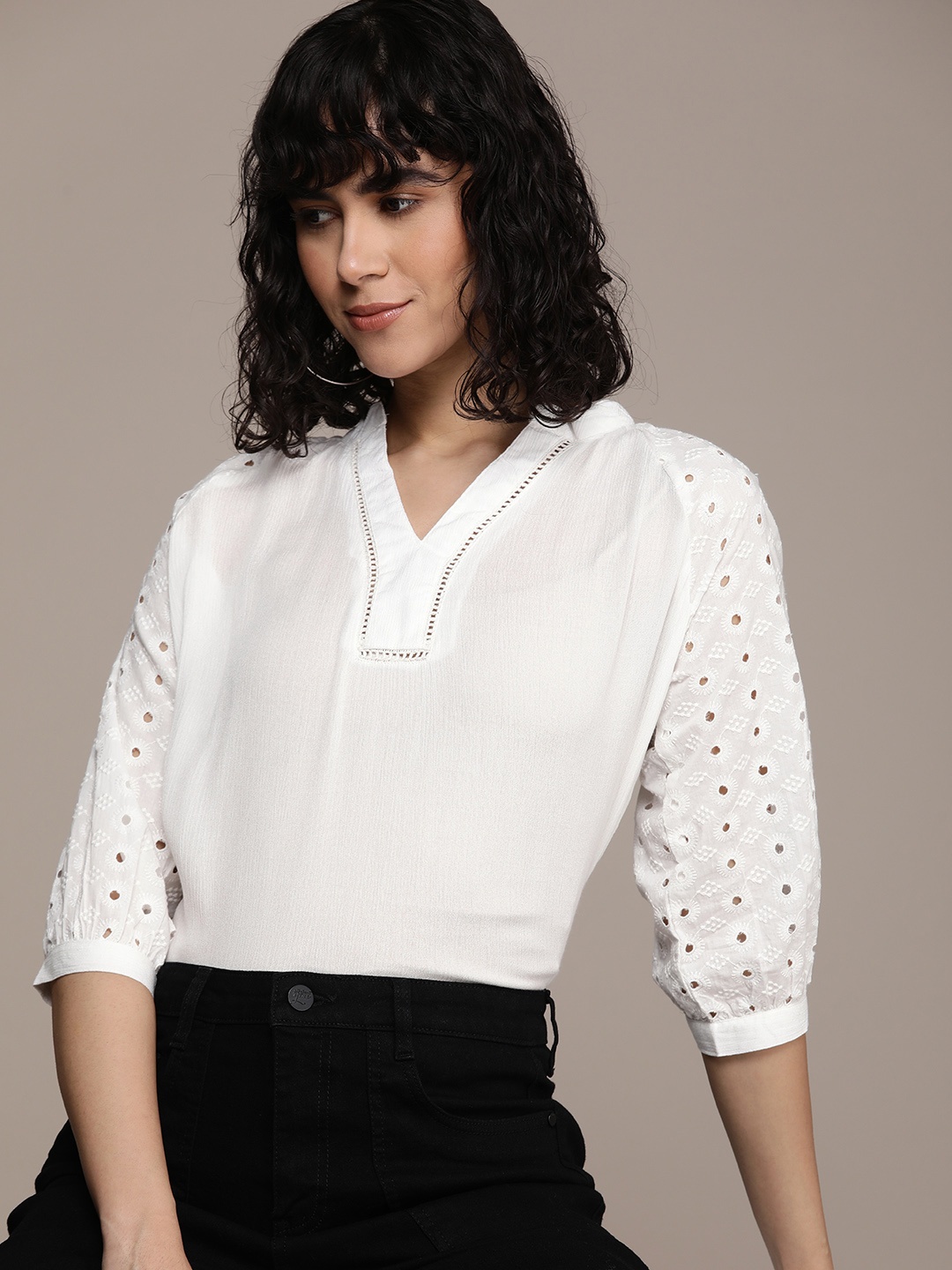 

The Roadster Lifestyle Co. Self Design Mandarin Collar Schiffli Top, White