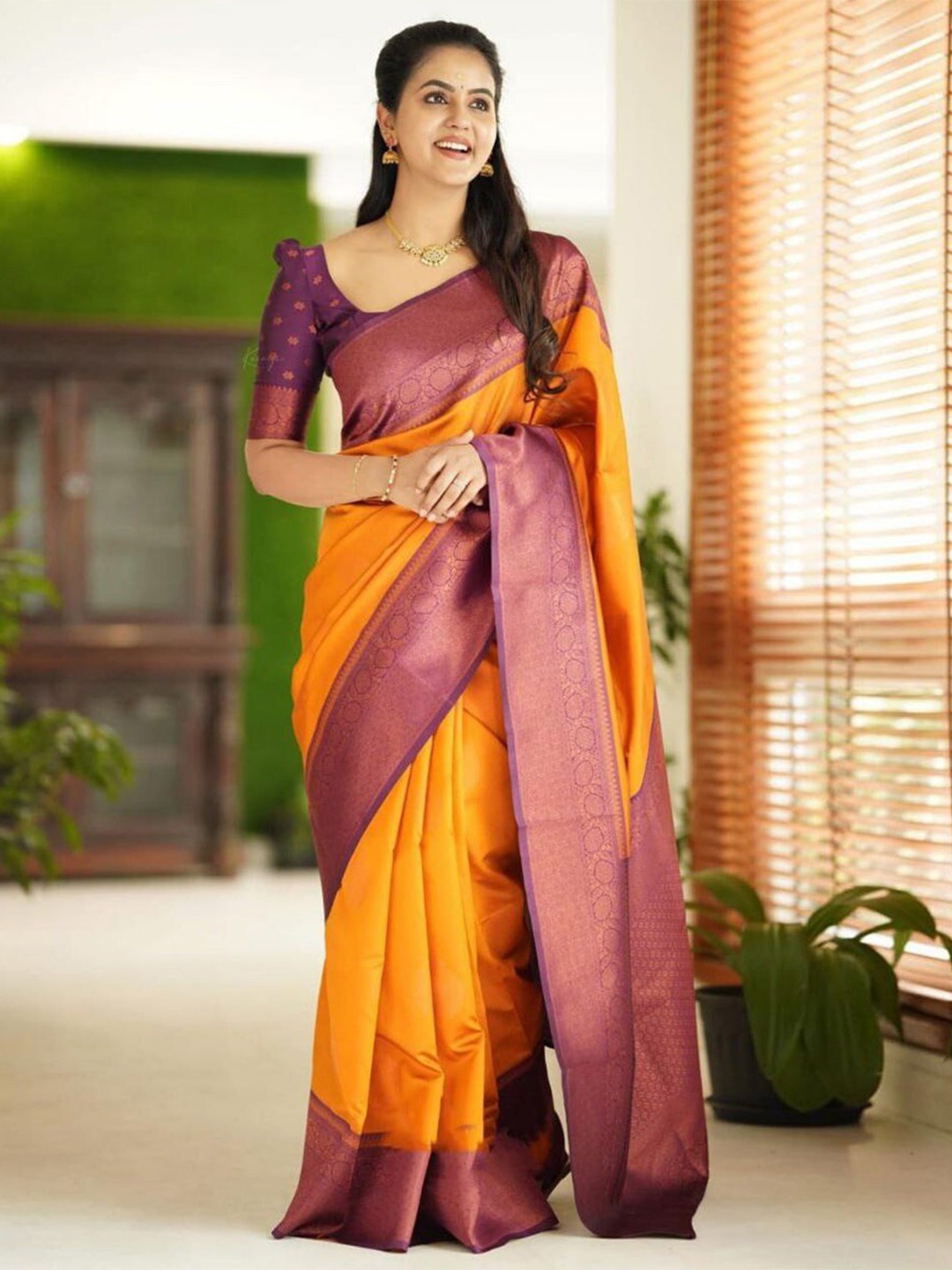 

KALINI Ethnic Motif Zari Silk Blend Kanjeevaram Saree With Blouse Piece, Mustard