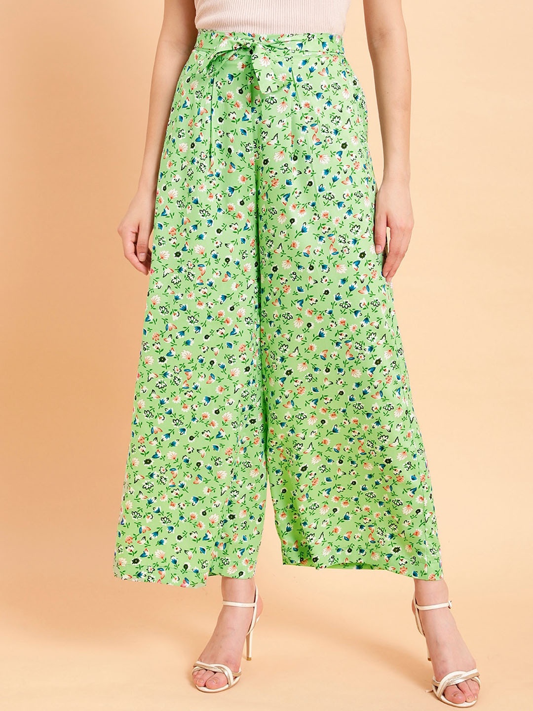 

MINT STREET Women Floral Printed Parallel Trousers, Green