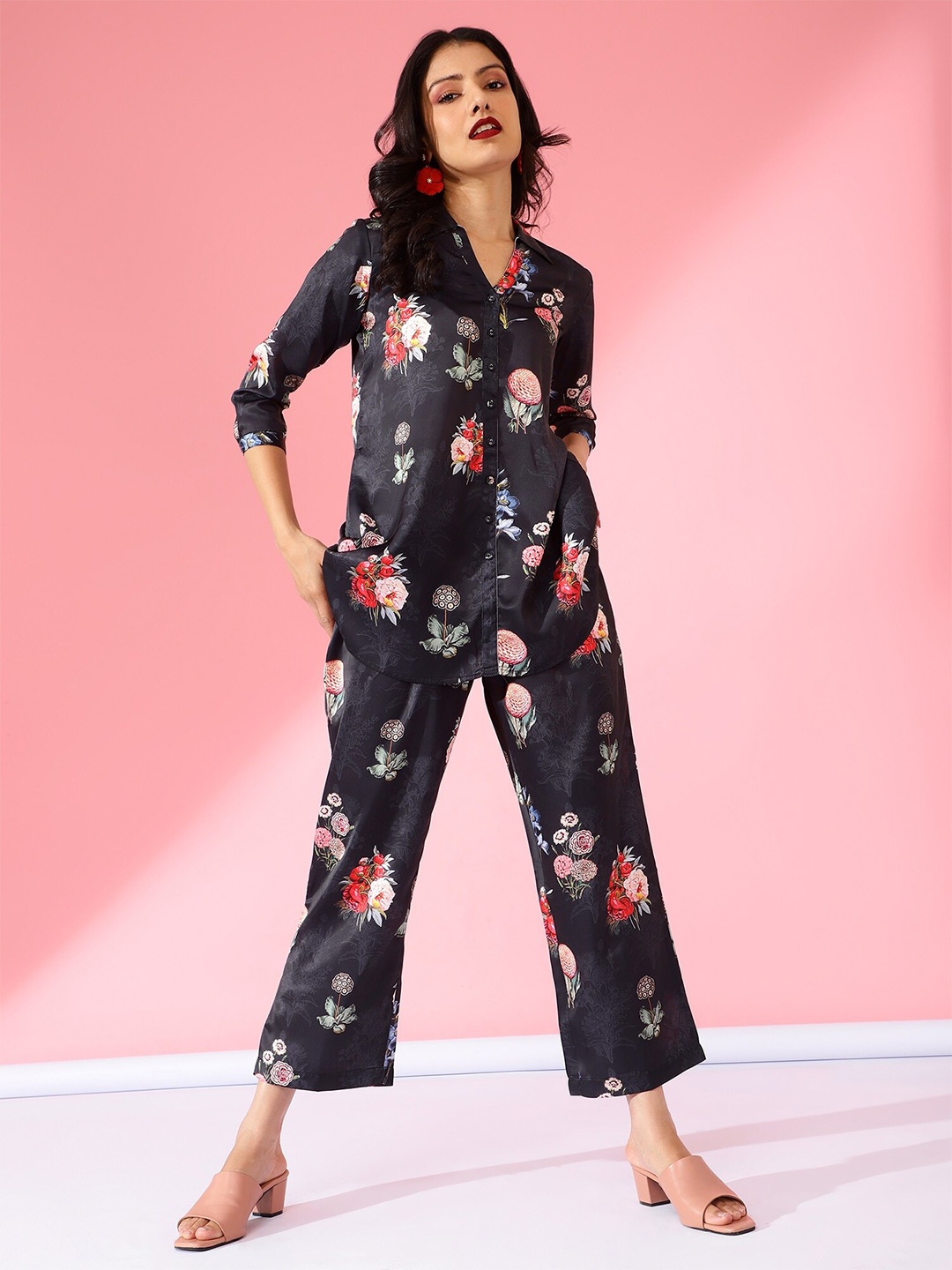 

Bani Women Floral Printed Shirt & Trousers, Black