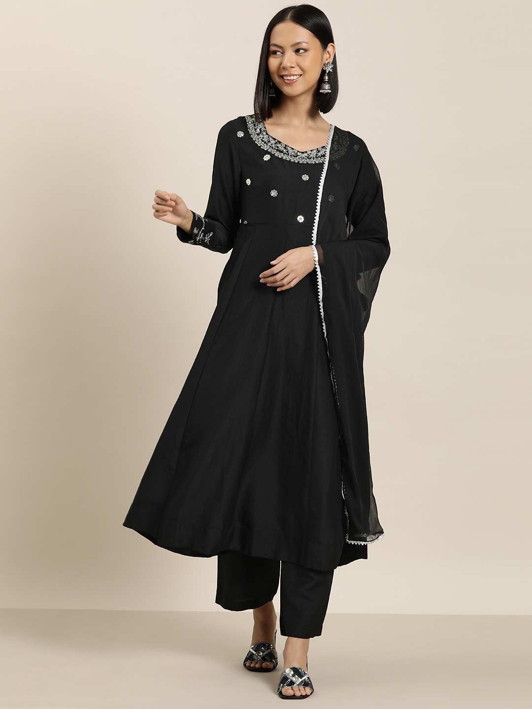 

HERE&NOW Women Floral Embroidered Pleated & Sequinned Kurta with Palazzos & Dupatta, Black