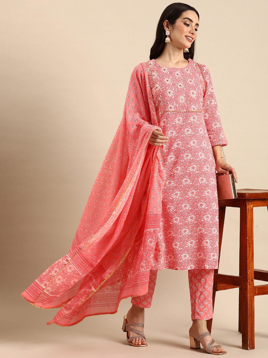 

Anouk Women Floral Printed Kurta & Trousers With Dupatta, Pink