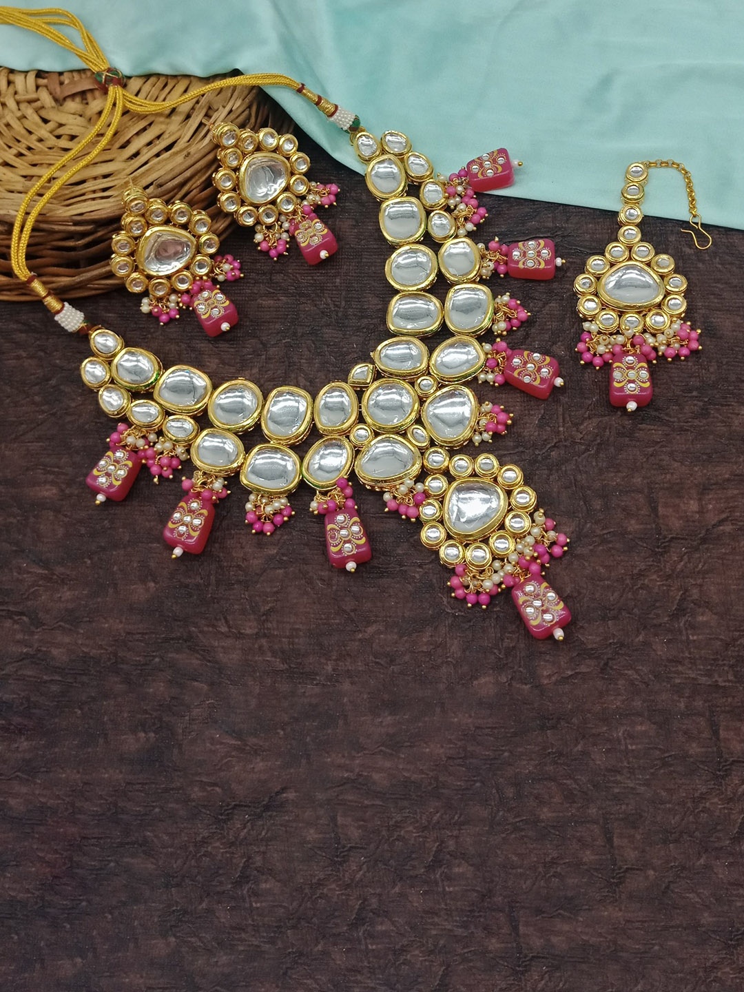 

AASHISH IMITATION Gold-Plated Kundan-Studded & Beaded Jewellery Set