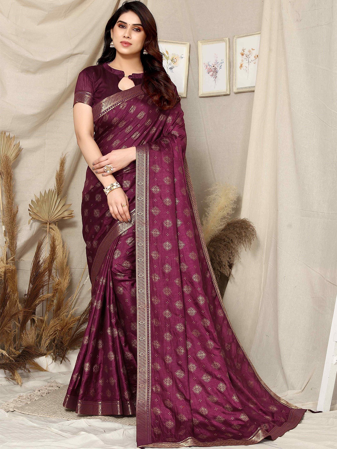 

TEREZA Ethnic Motifs Woven Design Zari Banarasi Saree, Magenta