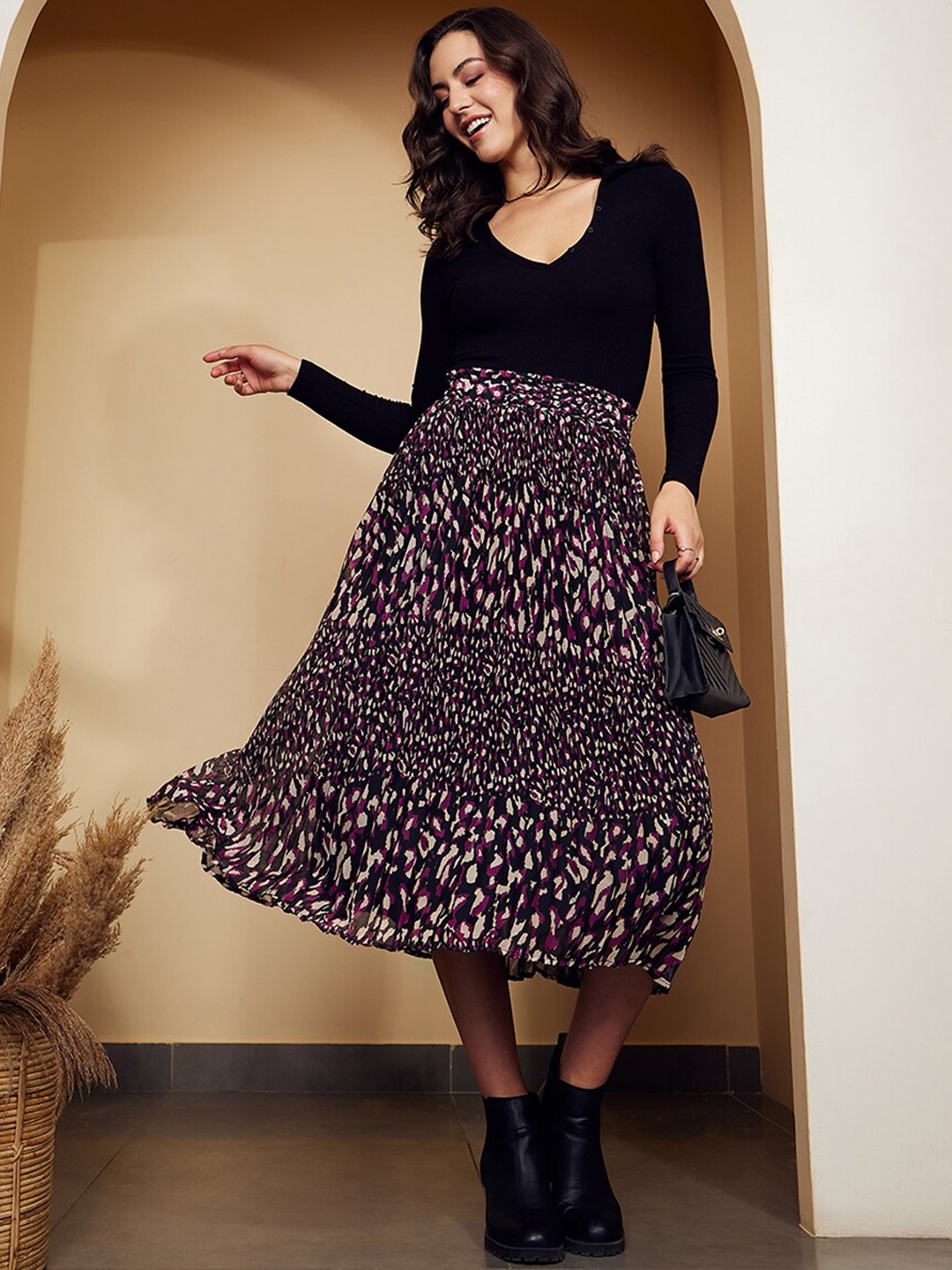 

Berrylush Animal Printed Chiffon Pleated Midi Skirt, Black