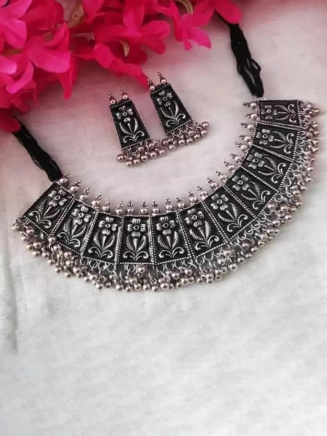 

Samridhi DC Silver-Plated Oxidised Beaded Jewellery Set