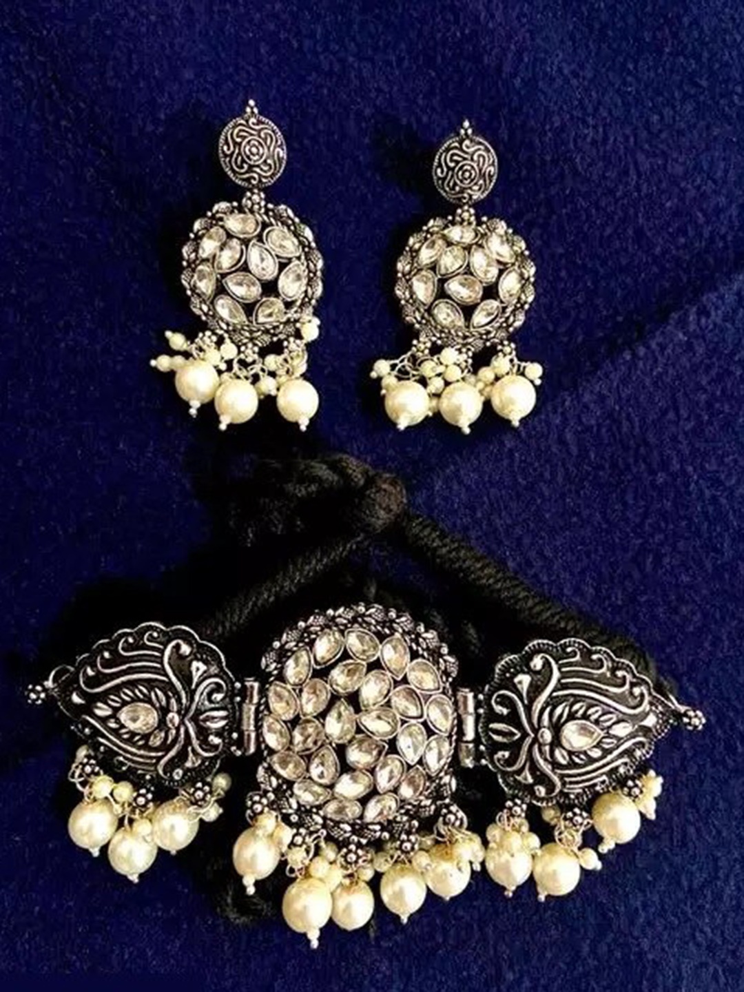 

Samridhi DC Oxidised Silver-Plated Artificial Beaded Jewellery Set