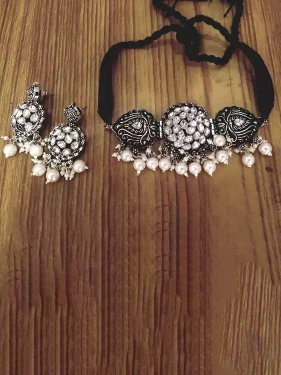 

Samridhi DC Oxidised Silver-Plated Stone-Studded & Beaded Jewellery Set