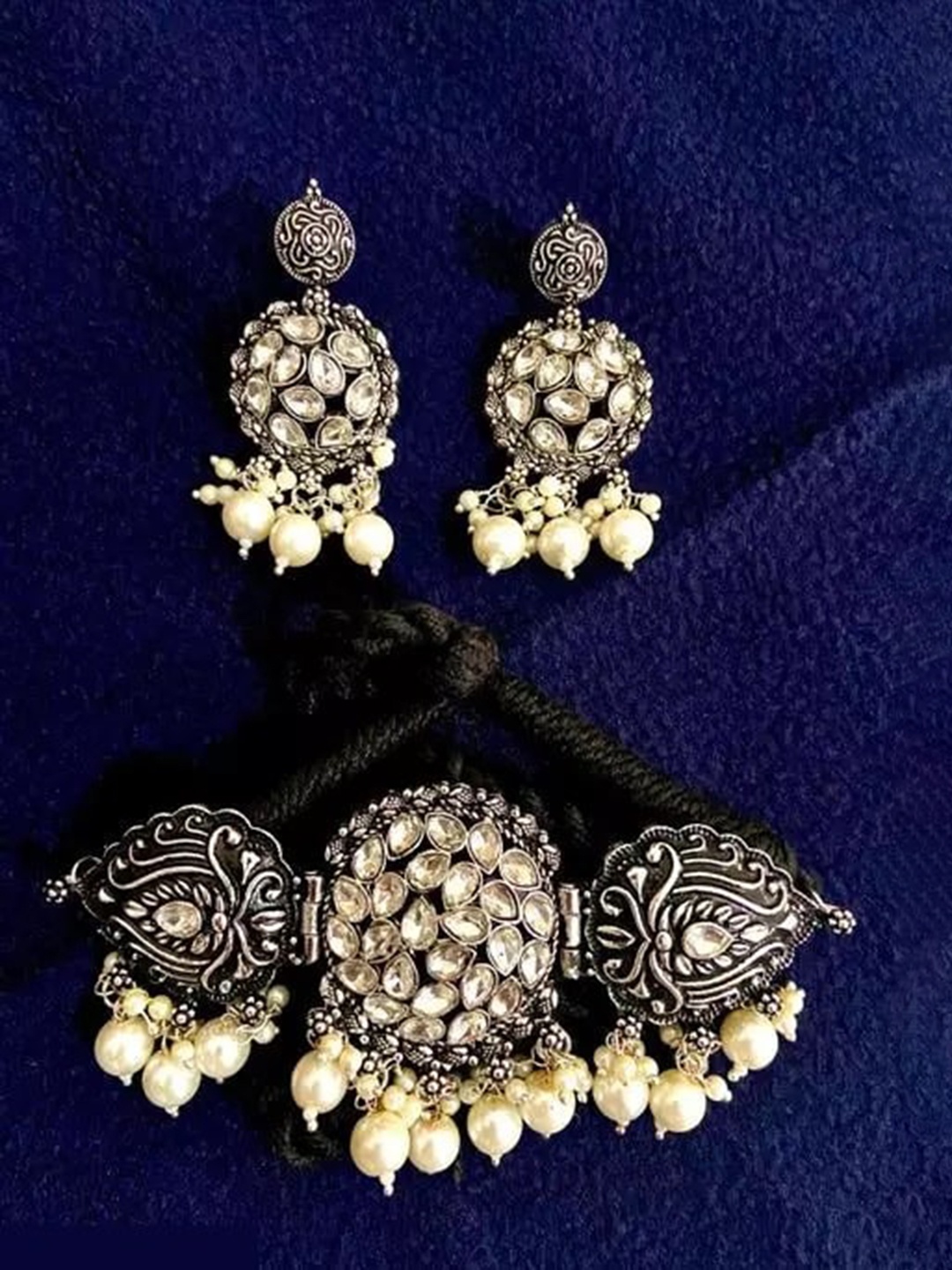 

Samridhi DC Oxidised Silver-Plated Artificial Beaded Jewellery Set